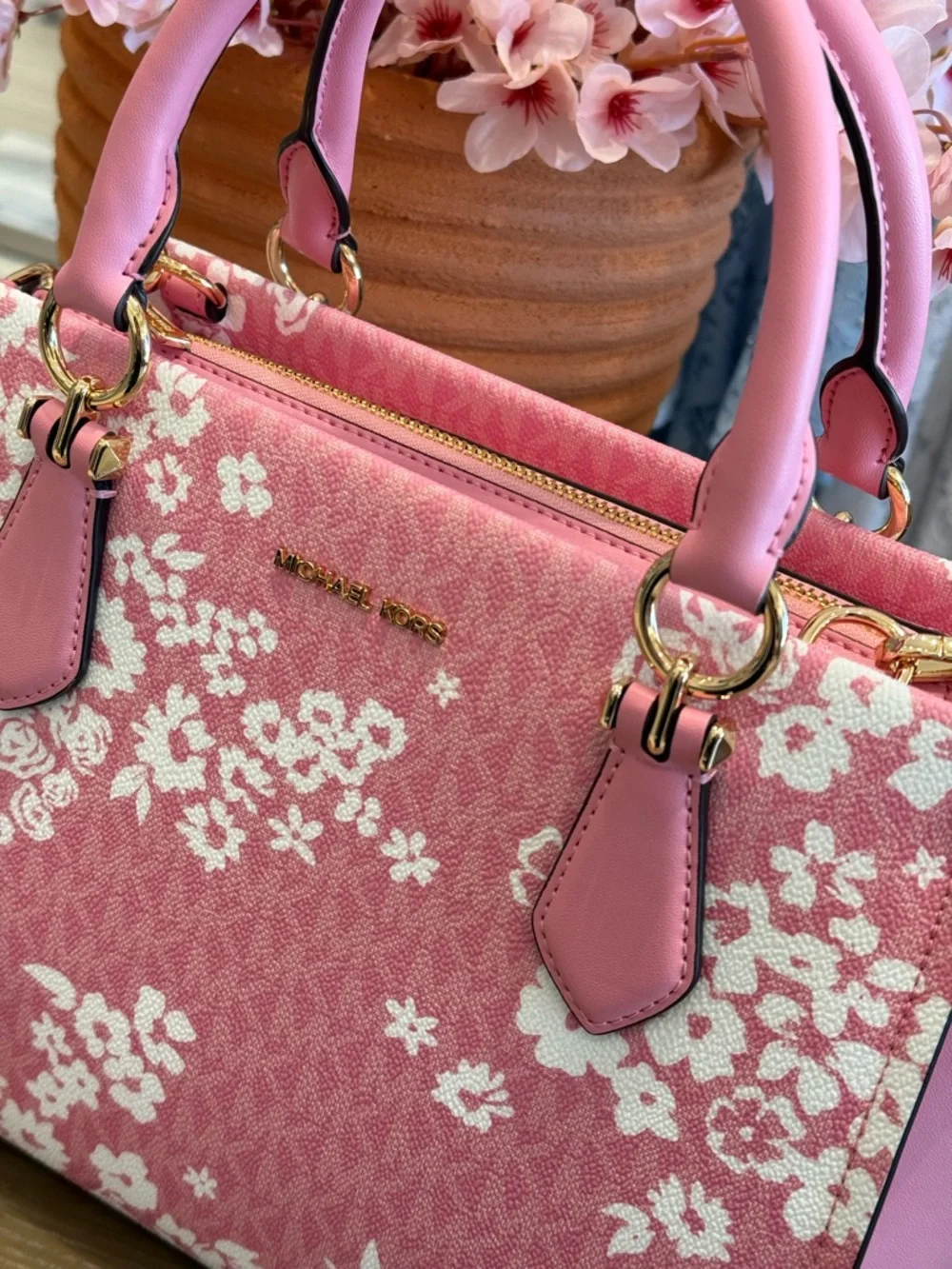 MICHAEL KORS Marilyn Medium Printed Signature Logo Satchel Carnation NWT - Picture 3 of 9